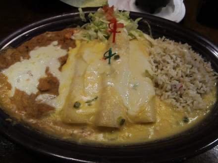 Los Bandidos De Carlos & Mickey's signature dishes FajitasChile Rellenos﻿﻿